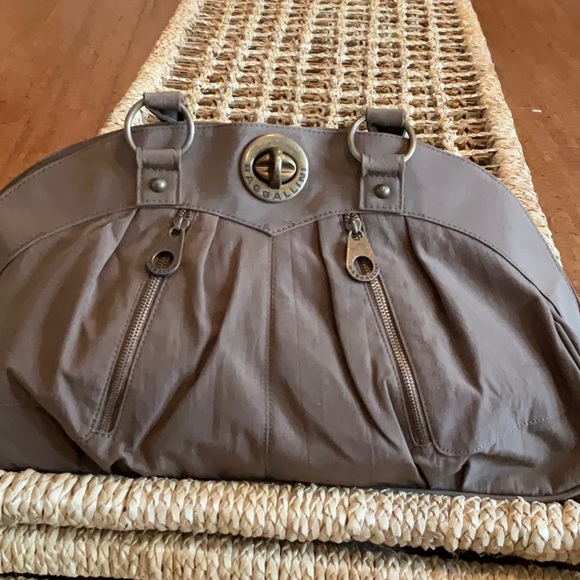 Baggallini hand bag - Picture 3 of 10